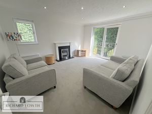 Lounge- click for photo gallery